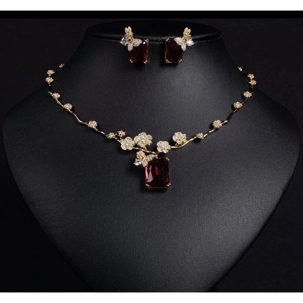 Gold Tone Ruby Red Crystal Floral Necklace Earrings Set Bridal Costume Jewelry